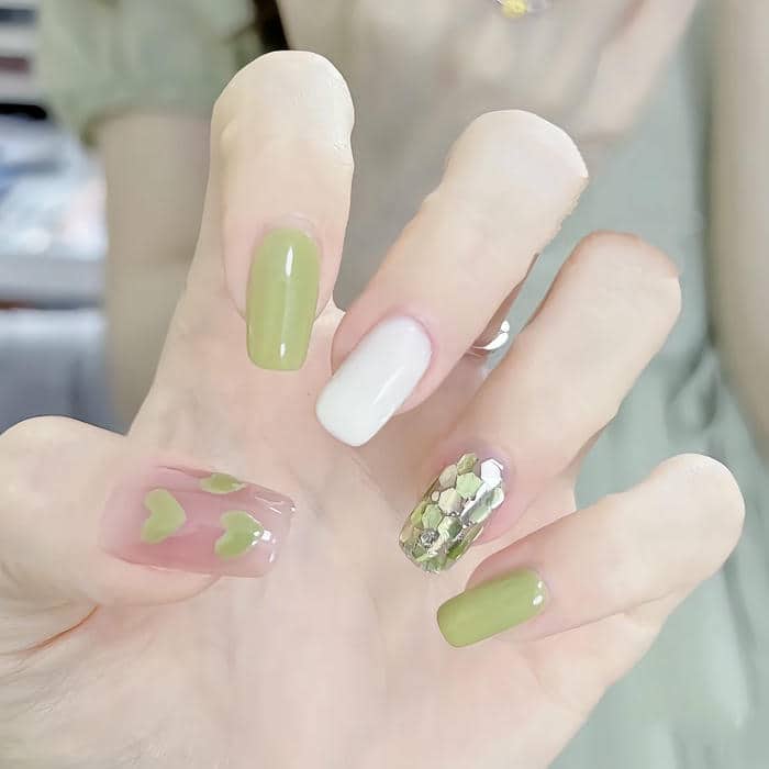 nail xanh lá pastel