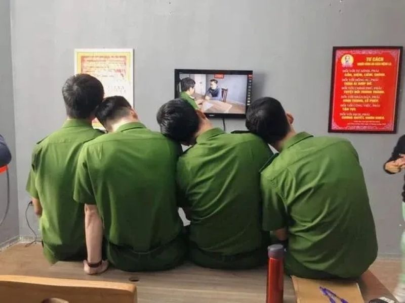 ảnh công an bắt tội phạm