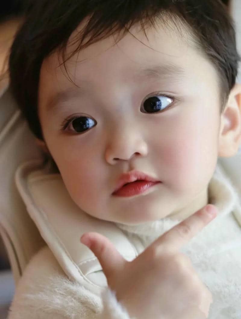 ảnh em bé cute đáng yêu