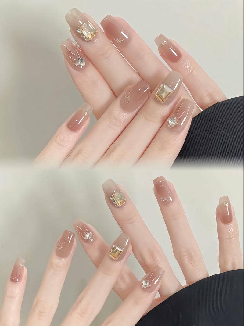 ảnh mẫu nail màu nude đính đá sang chảnh