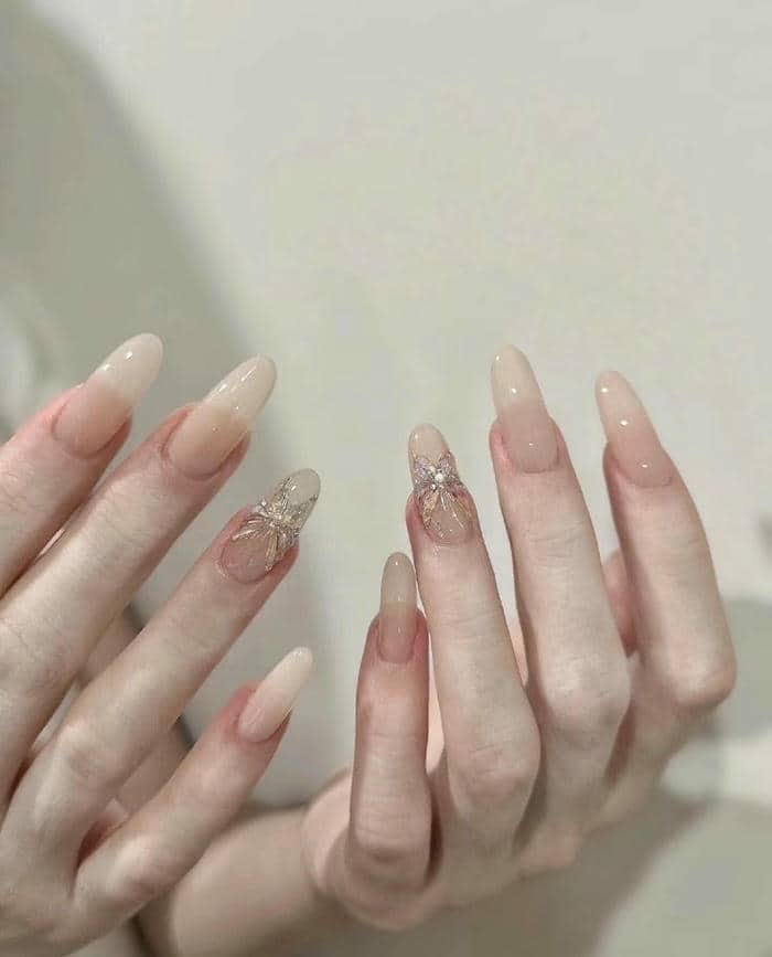 ảnh mẫu nail trong suốt kim tuyến