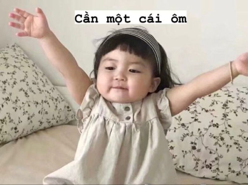 ảnh meme ôm đáng yêu
