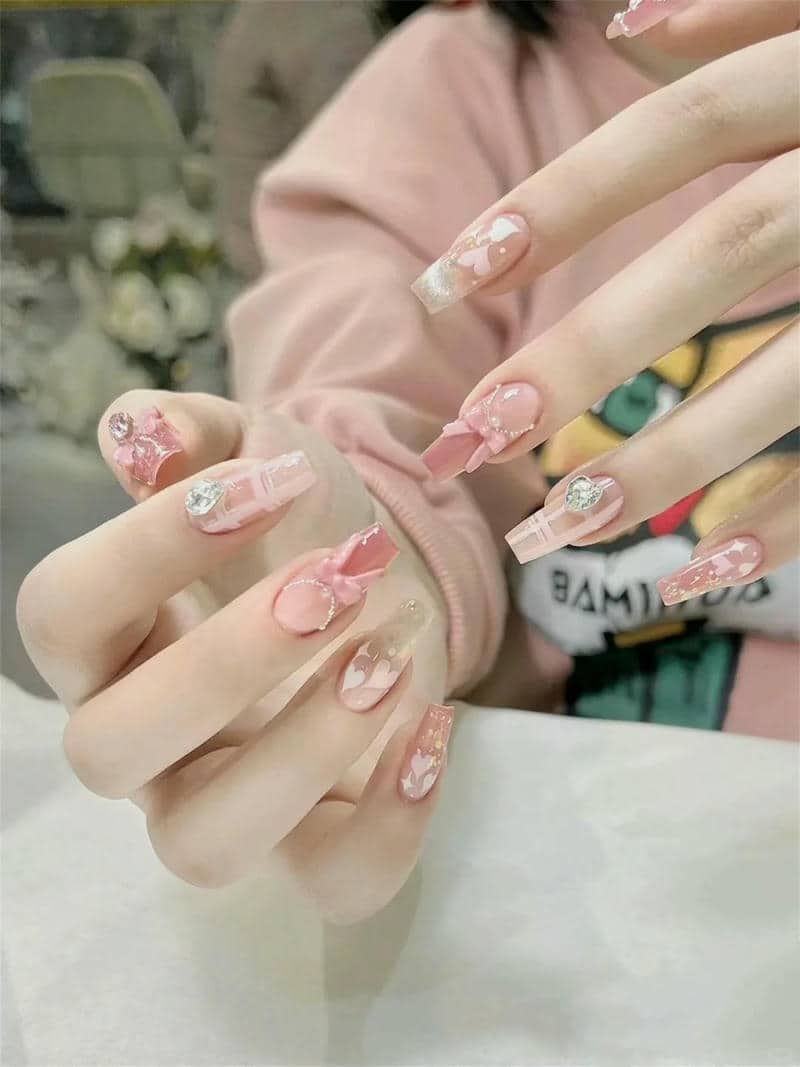 ảnh nail valentine nhẹ nhàng