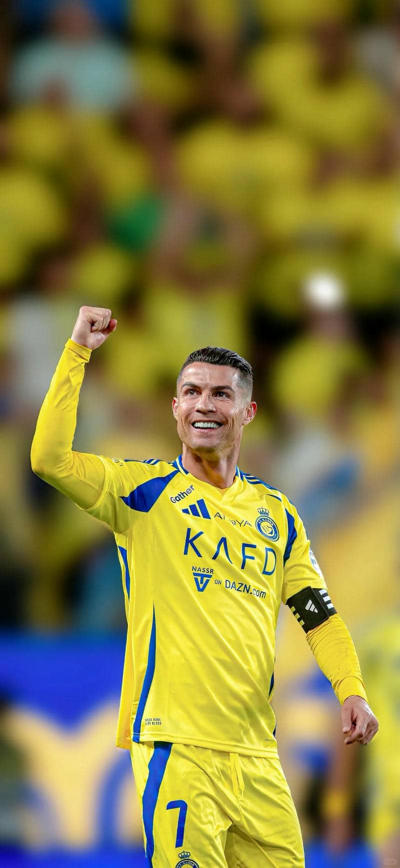 ảnh ronaldo nâng cúp