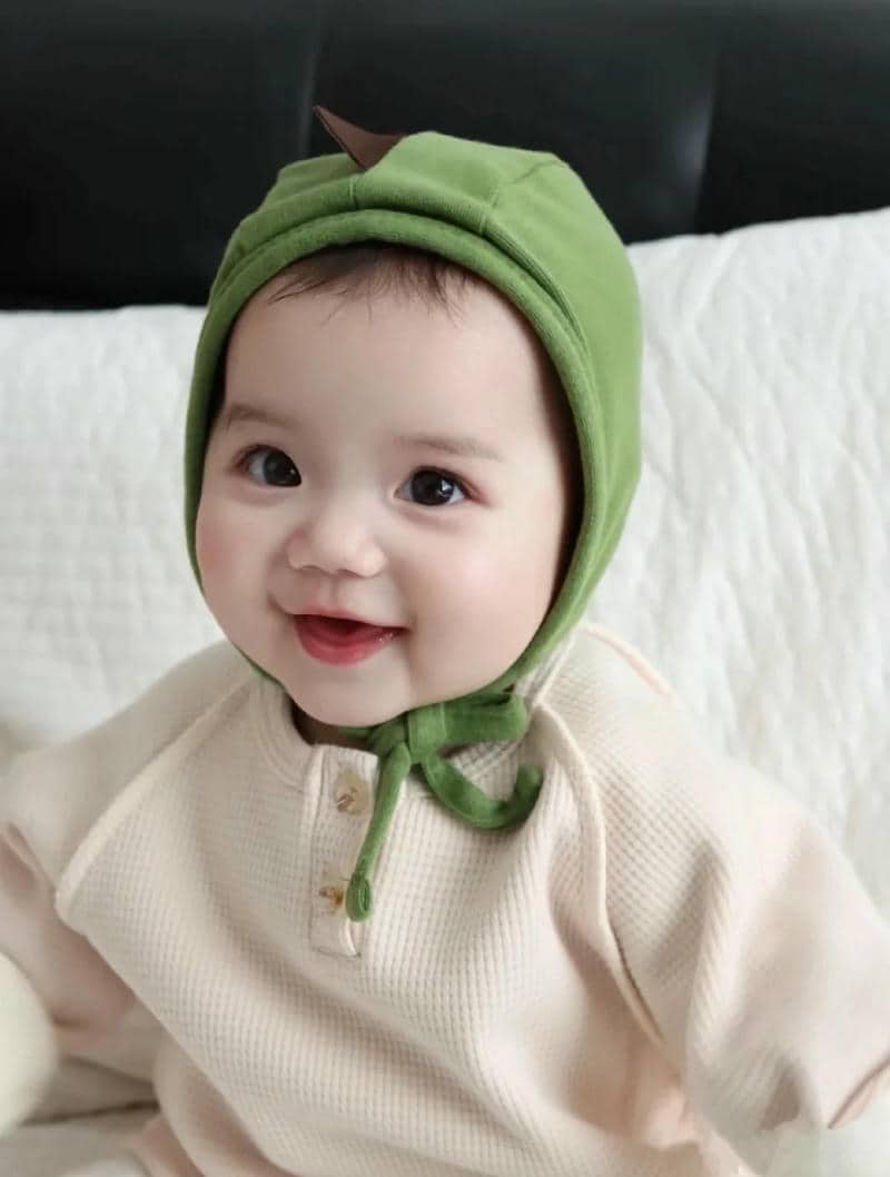 em bé cười