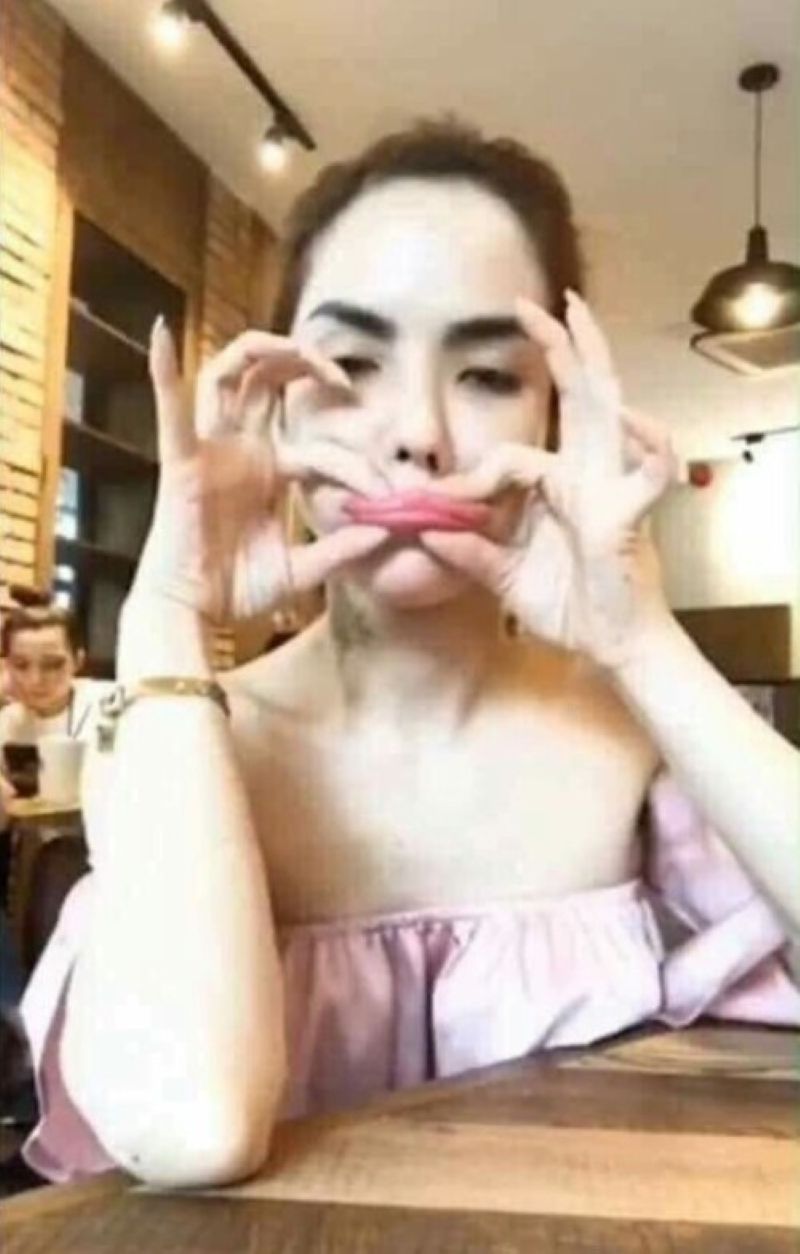 hình ảnh cô linda meme