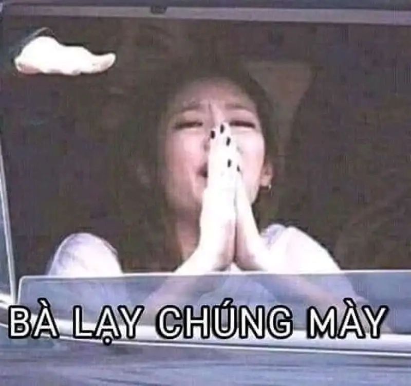 hình ảnh meme chắp tay