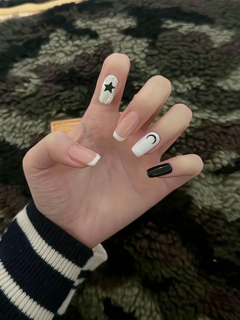 mẫu nail đen trắng cute