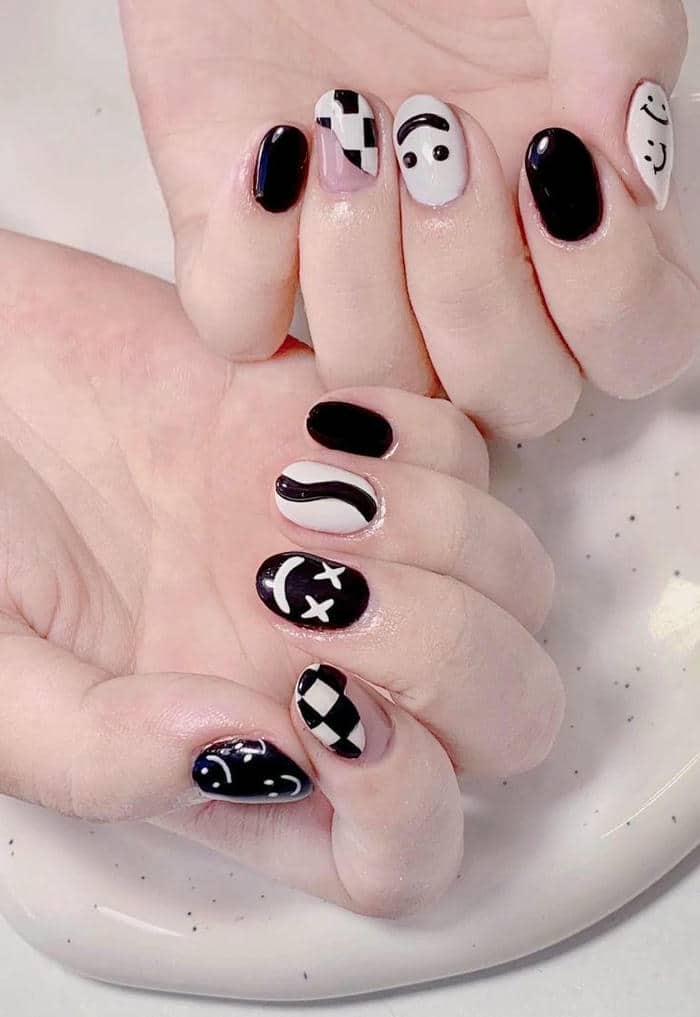 mẫu nail đen vẽ