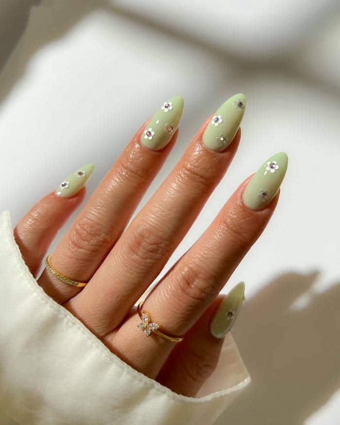 mẫu nail đẹp màu xanh bơ