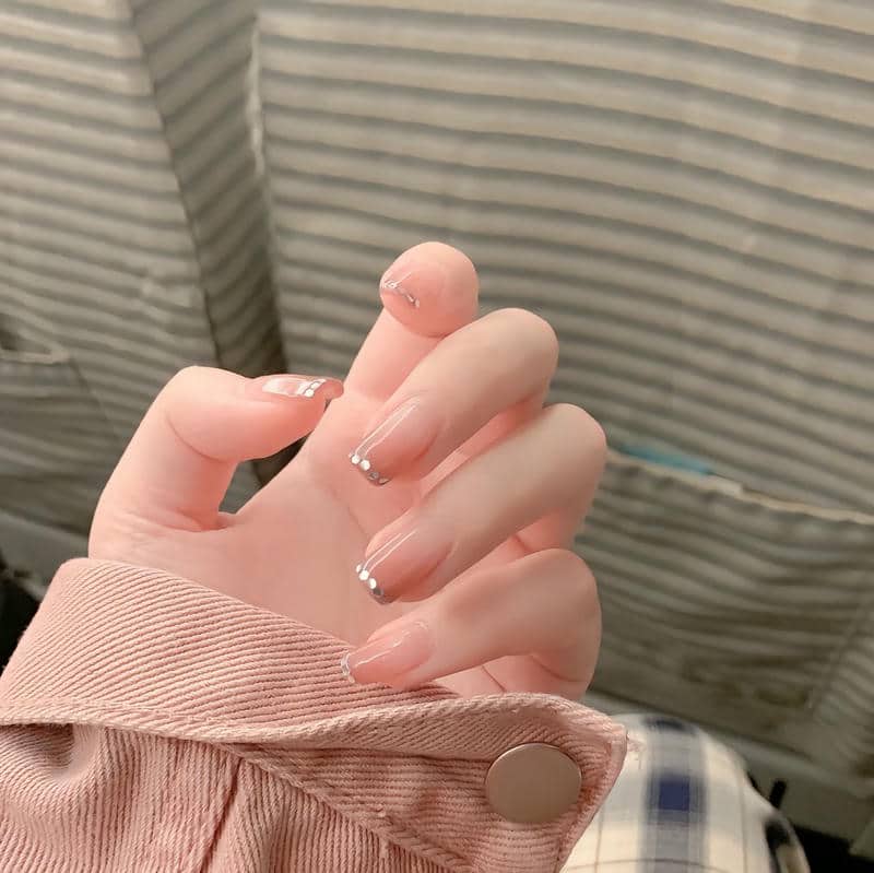 mẫu nail đơn giản cho móng ngắn
