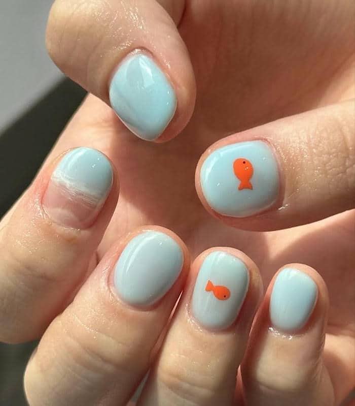 mẫu nail màu xanh dương nhạt vẽ