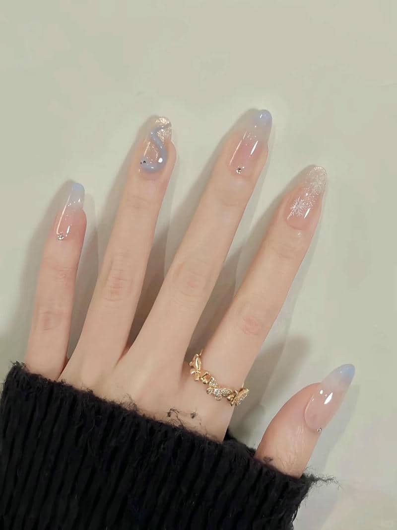 mẫu nail thiết kế đơn giản