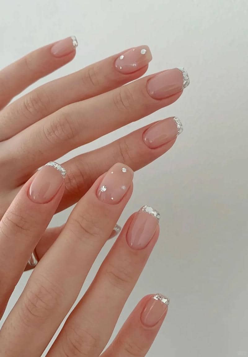 mẫu nail valentine đẹp cho móng ngắn