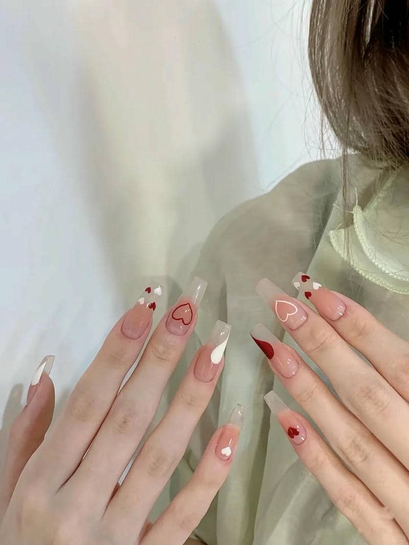 mẫu nail valentine đơn giản