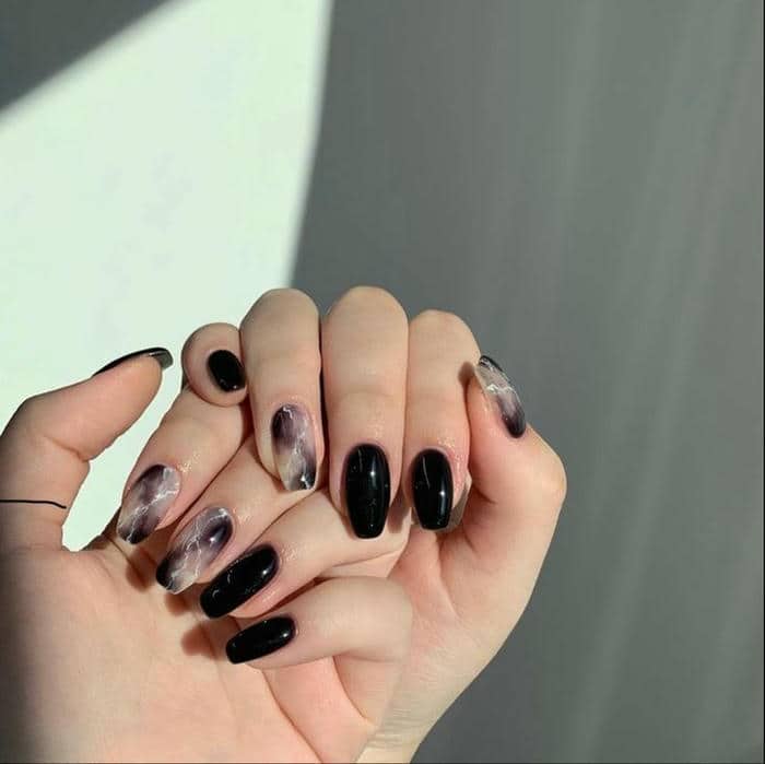 mẫu nail vân đá đen