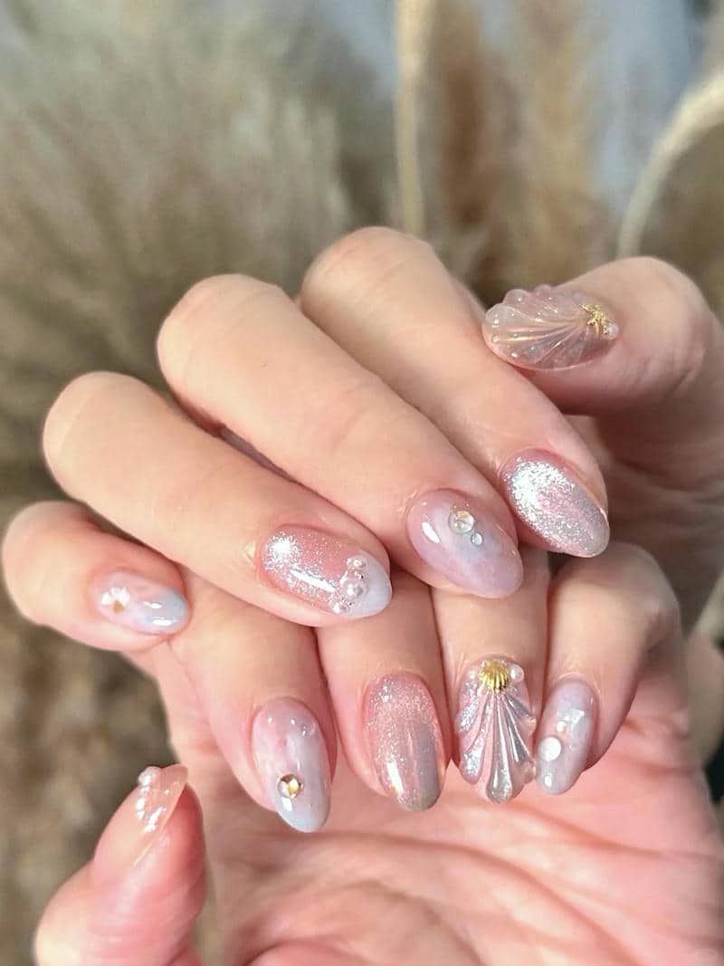 mẫu nail vỏ sò cho móng ngắn