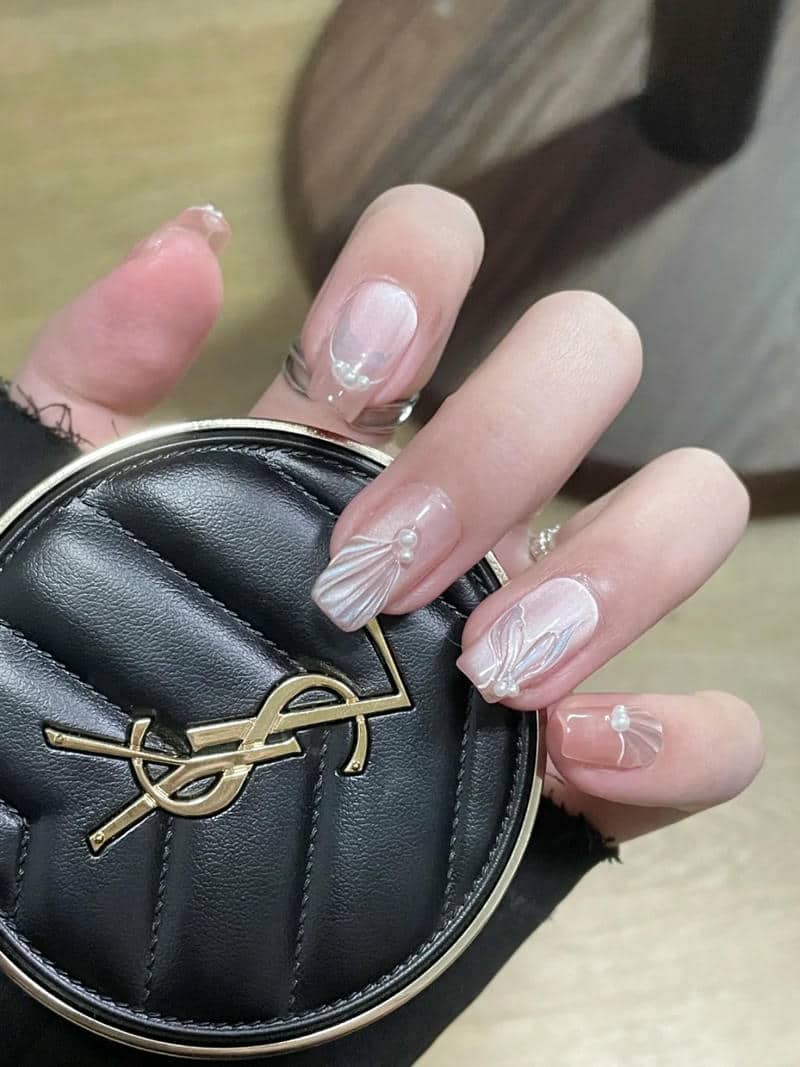 mẫu nail vỏ sò đẹp cho móng ngắn