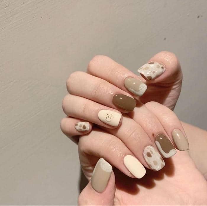 nail màu nâu pastel