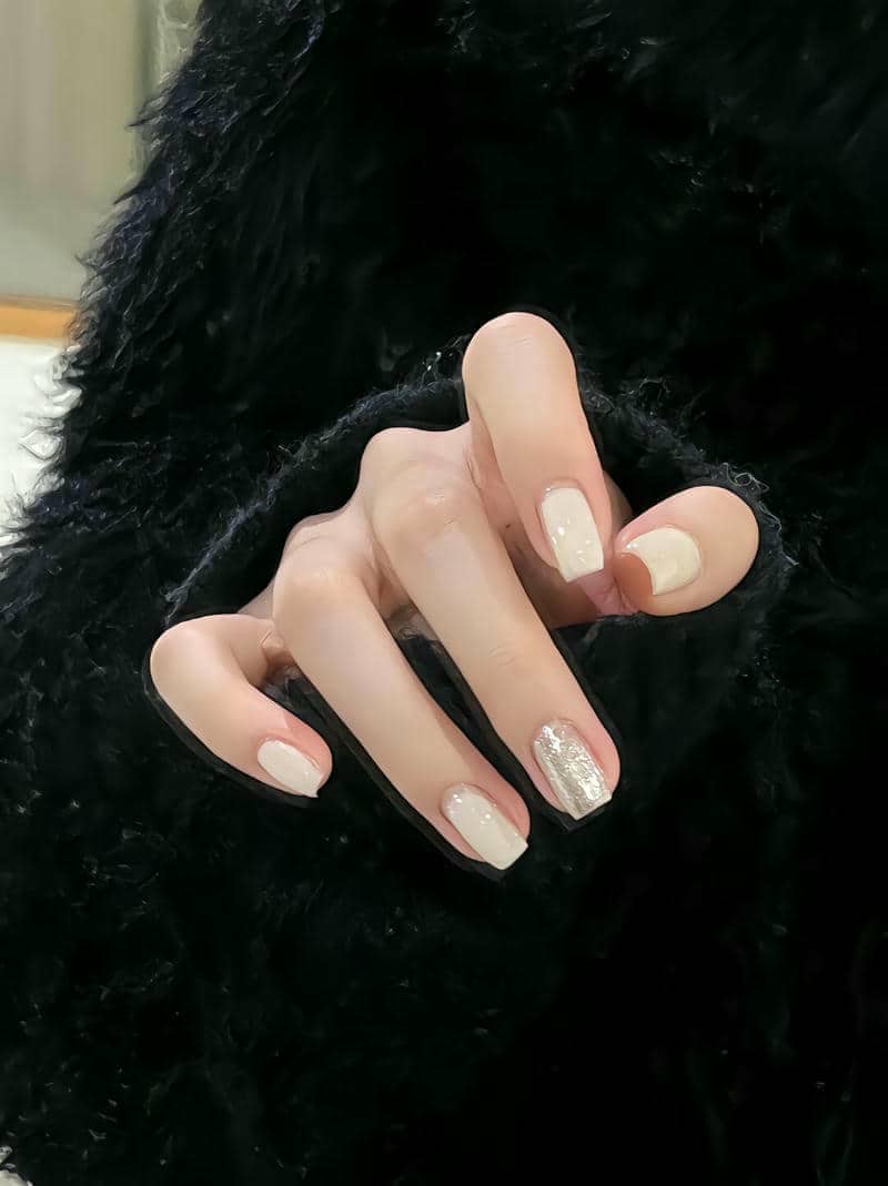 nail màu trắng gạo