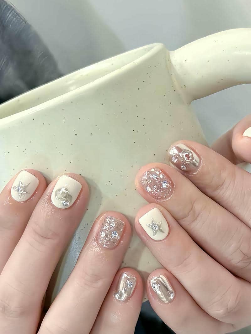 nail trắng sang chảnh
