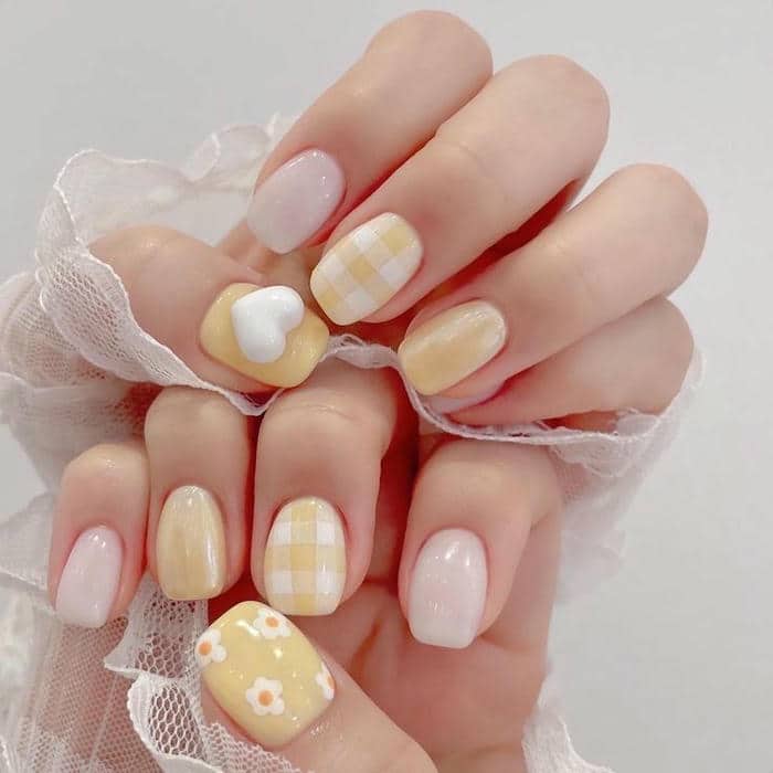 nail vàng pastel