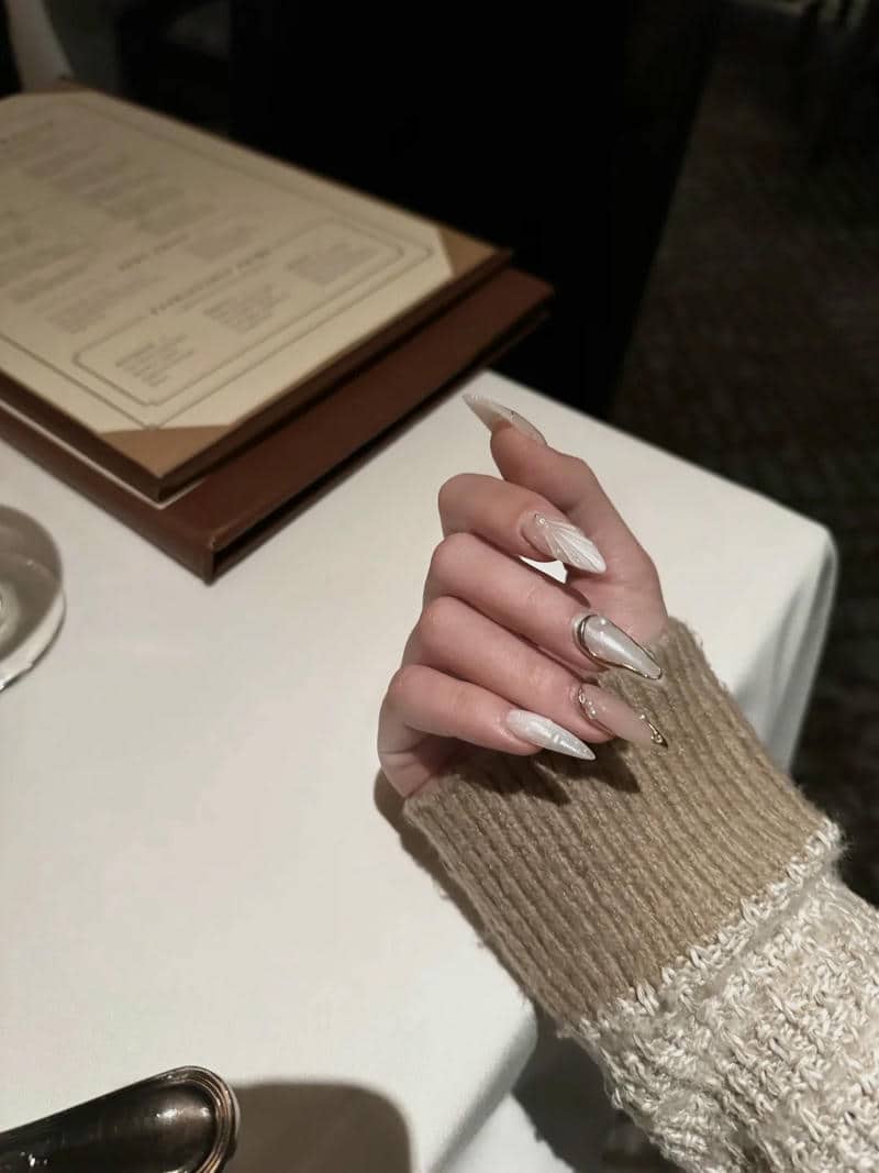 nail vỏ sò móng nhọn