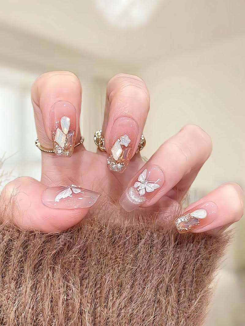 nail vuông