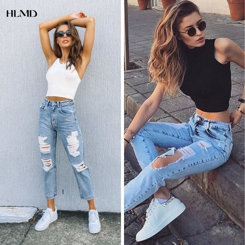 Quần jeans rách kết hợp cùng áo croptop