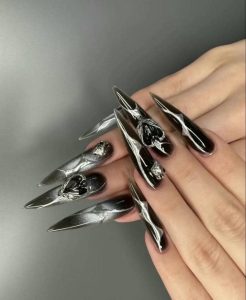 nail đen cá tính nhọn