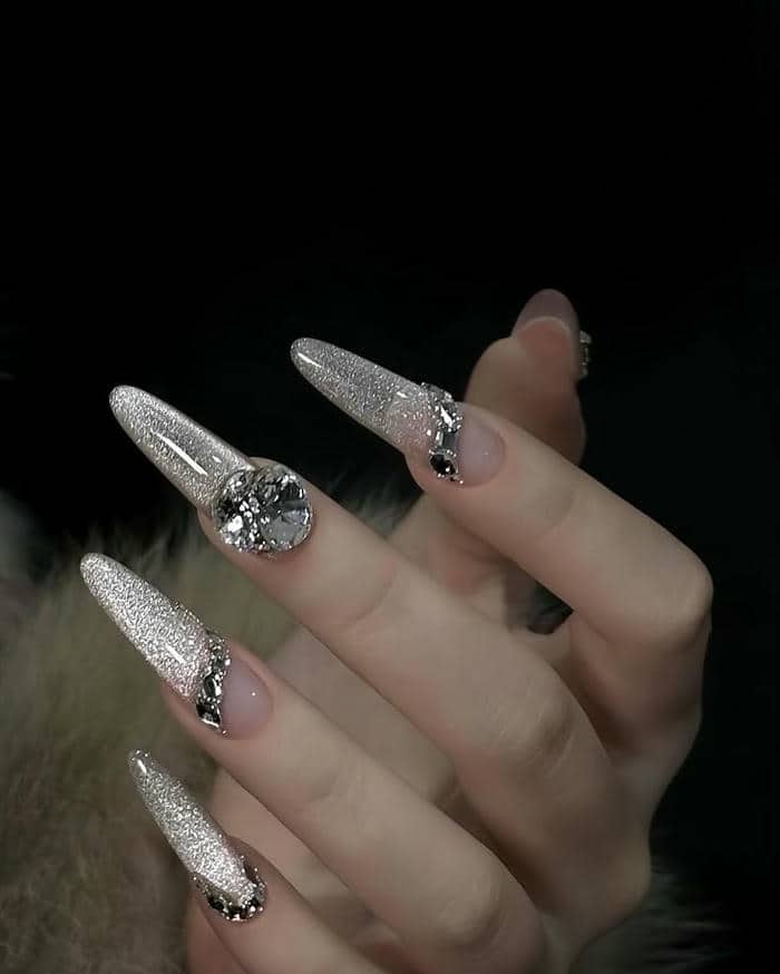 nail đính đá sang chảnh