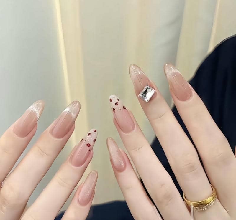 nail thạch hồng mắt mèo