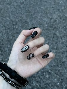 mẫu nail mắt mèo đen