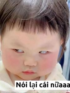 meme liếc mắt